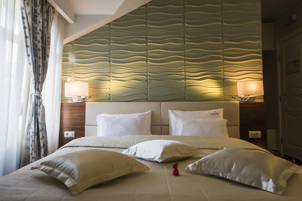 New Belgrade Garni Hotel Room photo